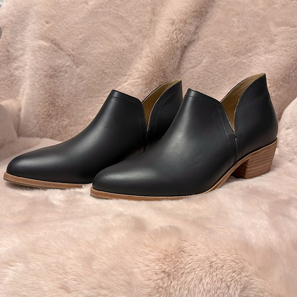 Nisolo Mia Everyday Black Ankle Bootie